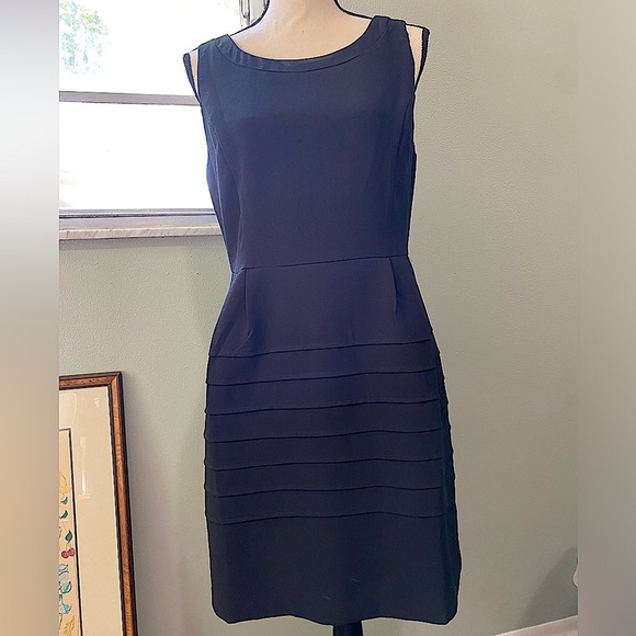 💻 ✨3for$15✨ LOFT outlet Little Black Dress, Midi size 8 - Picture 5 of 10